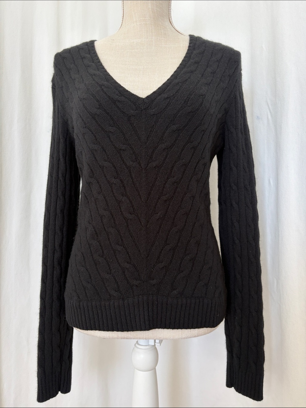 Ralph Lauren Black Label 100% Cashmere Classic Black Cable-Knit V-Neck Sweater